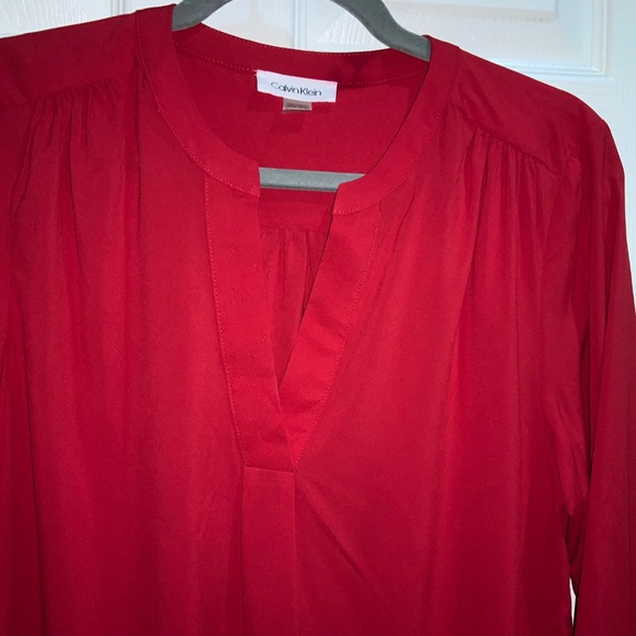 Calvin Klein red split neck long sleeve top Sz L petite button turn back cuffs - Picture 3 of 9